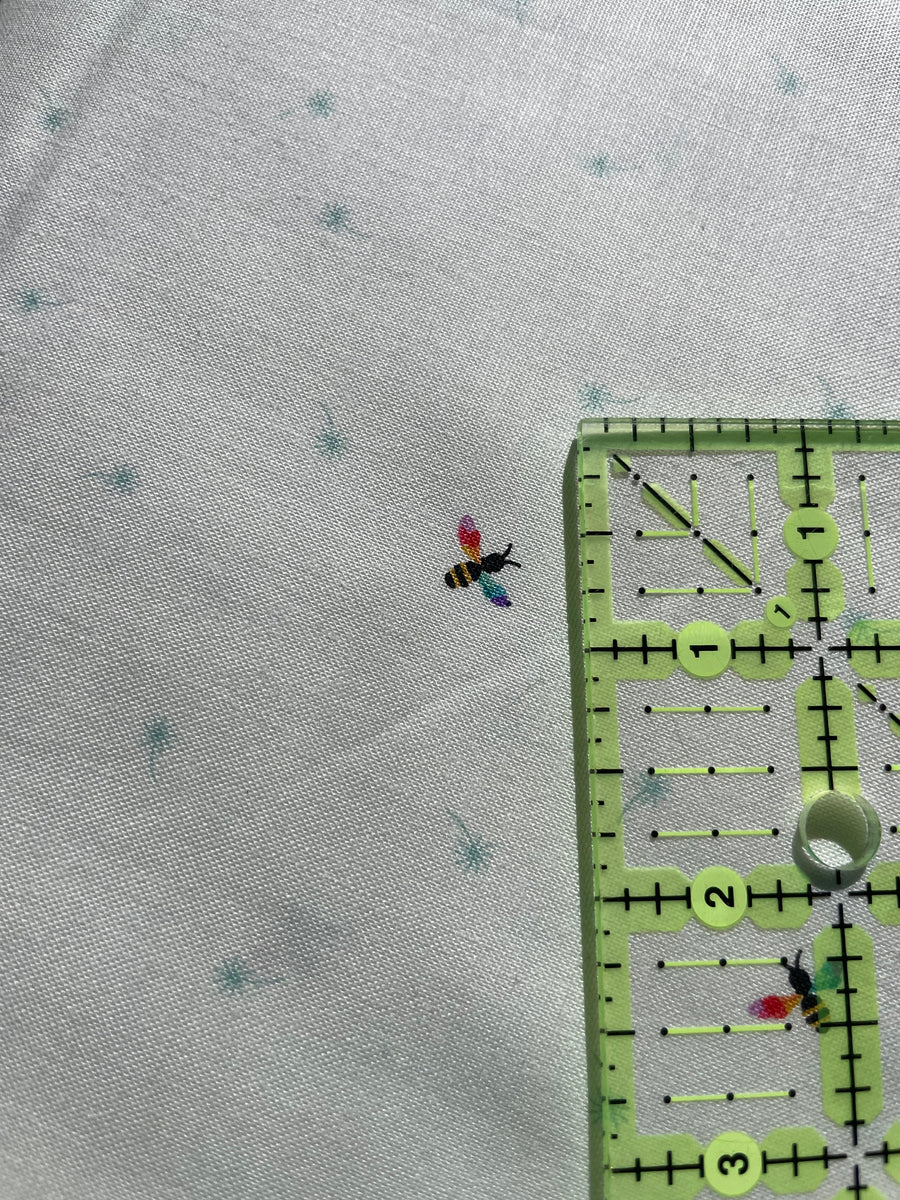 Hush Hush 4 Buzzworthy Fat Quarter - Kristy Lea for Riley Blake Design ...